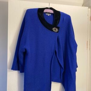 Wool cardigan sweater with clasp